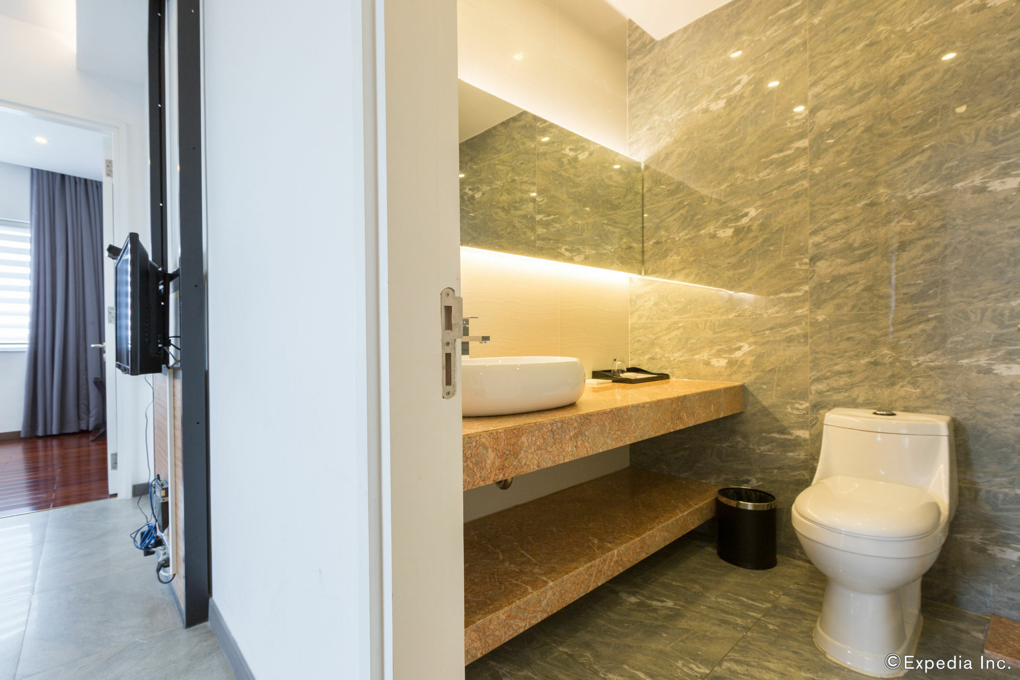 Charm Suite Residence Saigon Хошимін Екстер'єр фото