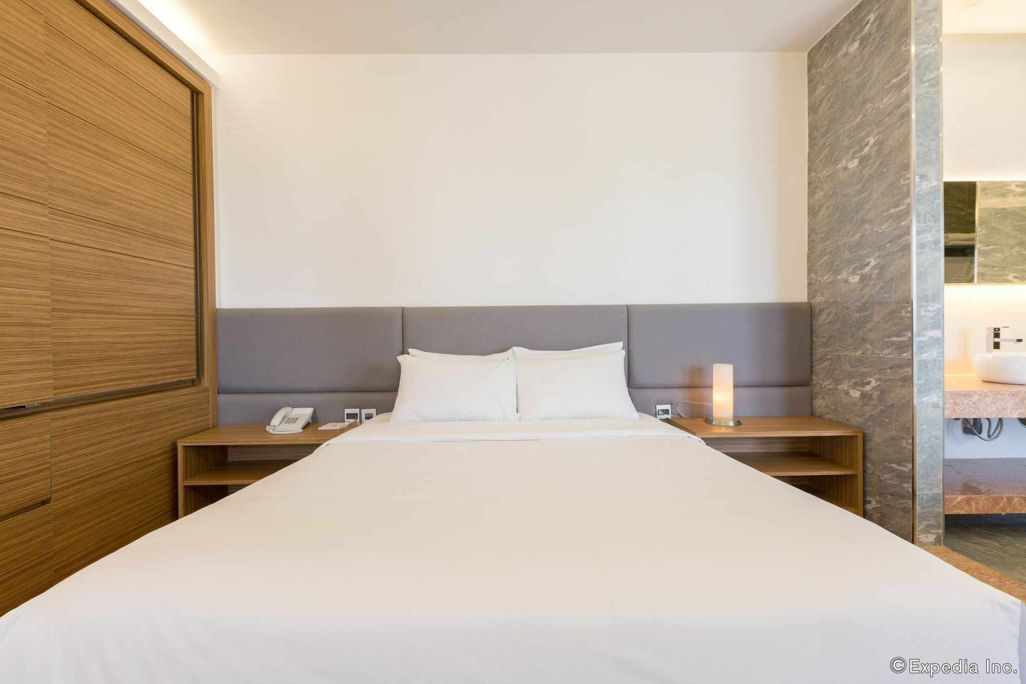 Charm Suite Residence Saigon Хошимін Екстер'єр фото