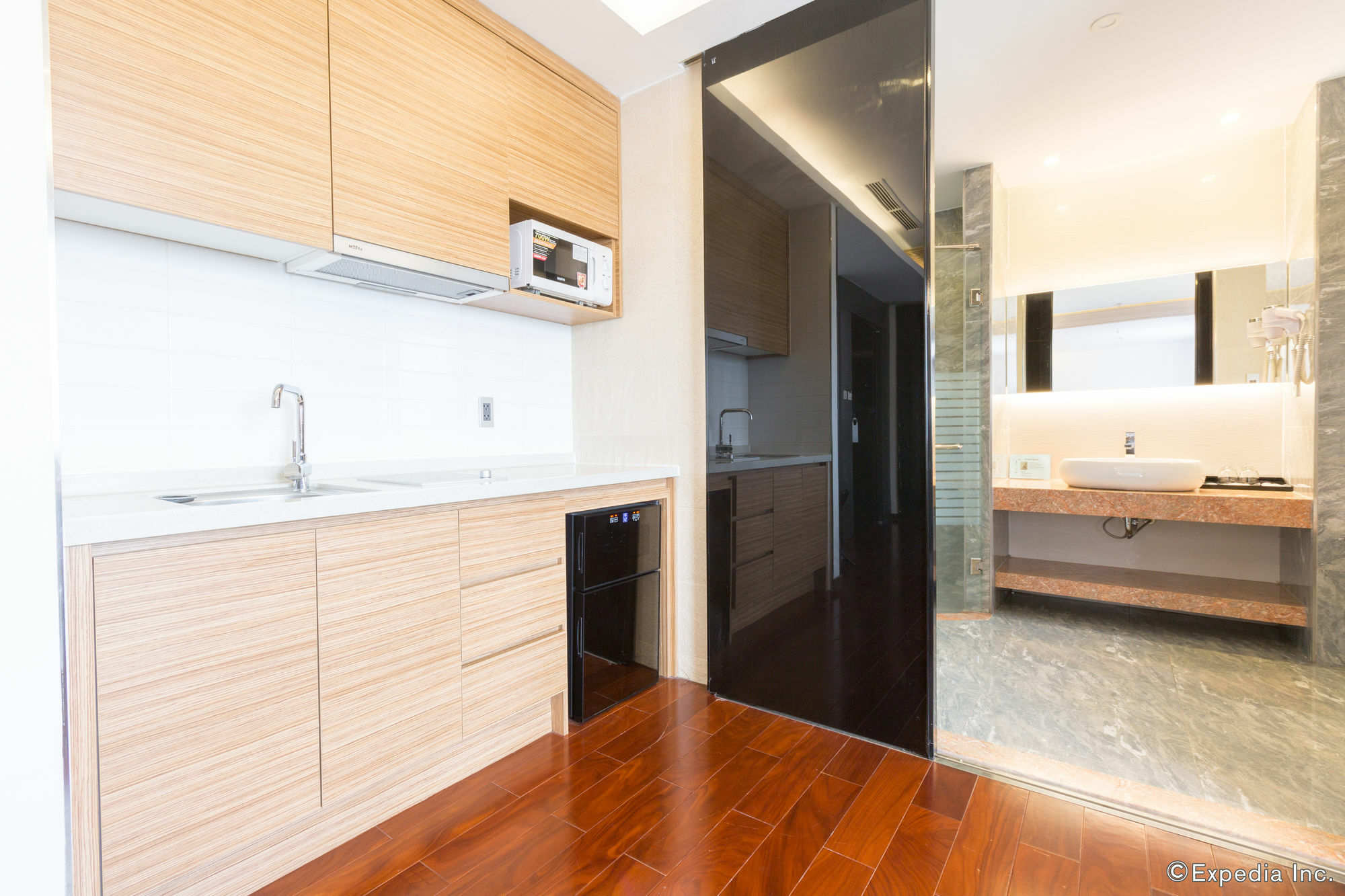 Charm Suite Residence Saigon Хошимін Екстер'єр фото