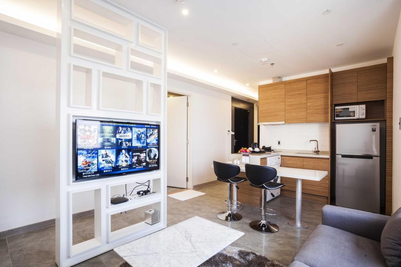 Charm Suite Residence Saigon Хошимін Екстер'єр фото